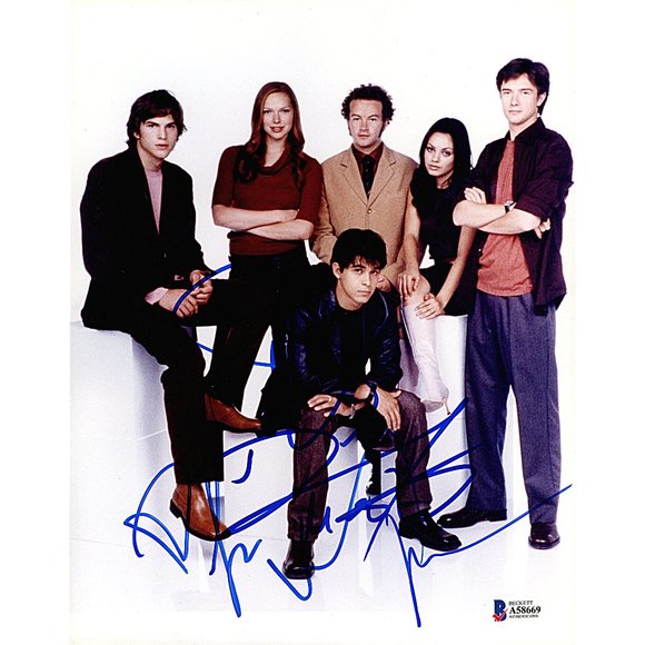 That '70s Show Cast Signed 8x10 Photo 4 Sigs BAS
